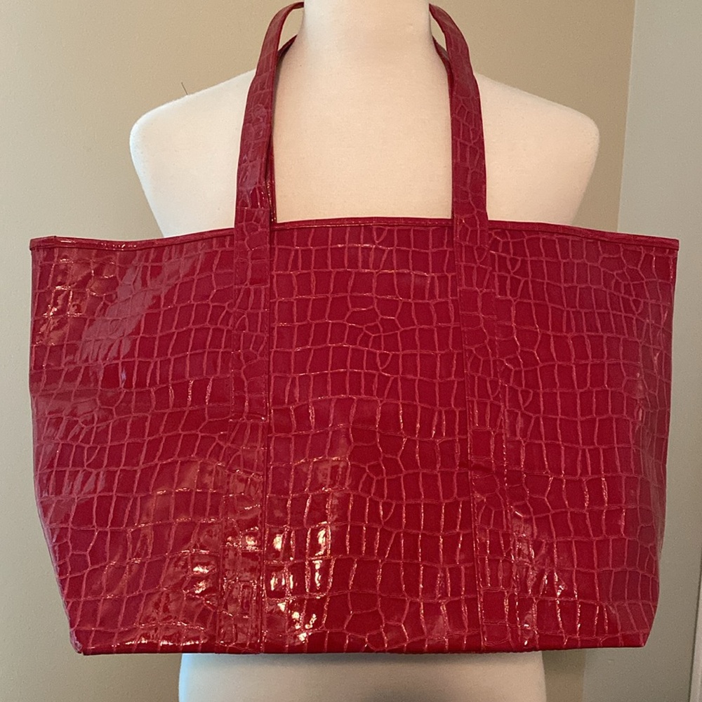 Disney Parks Crocodile Texture Tote Bag with Bow & Mickey Icon Bag Charm - Picture 2 of 7